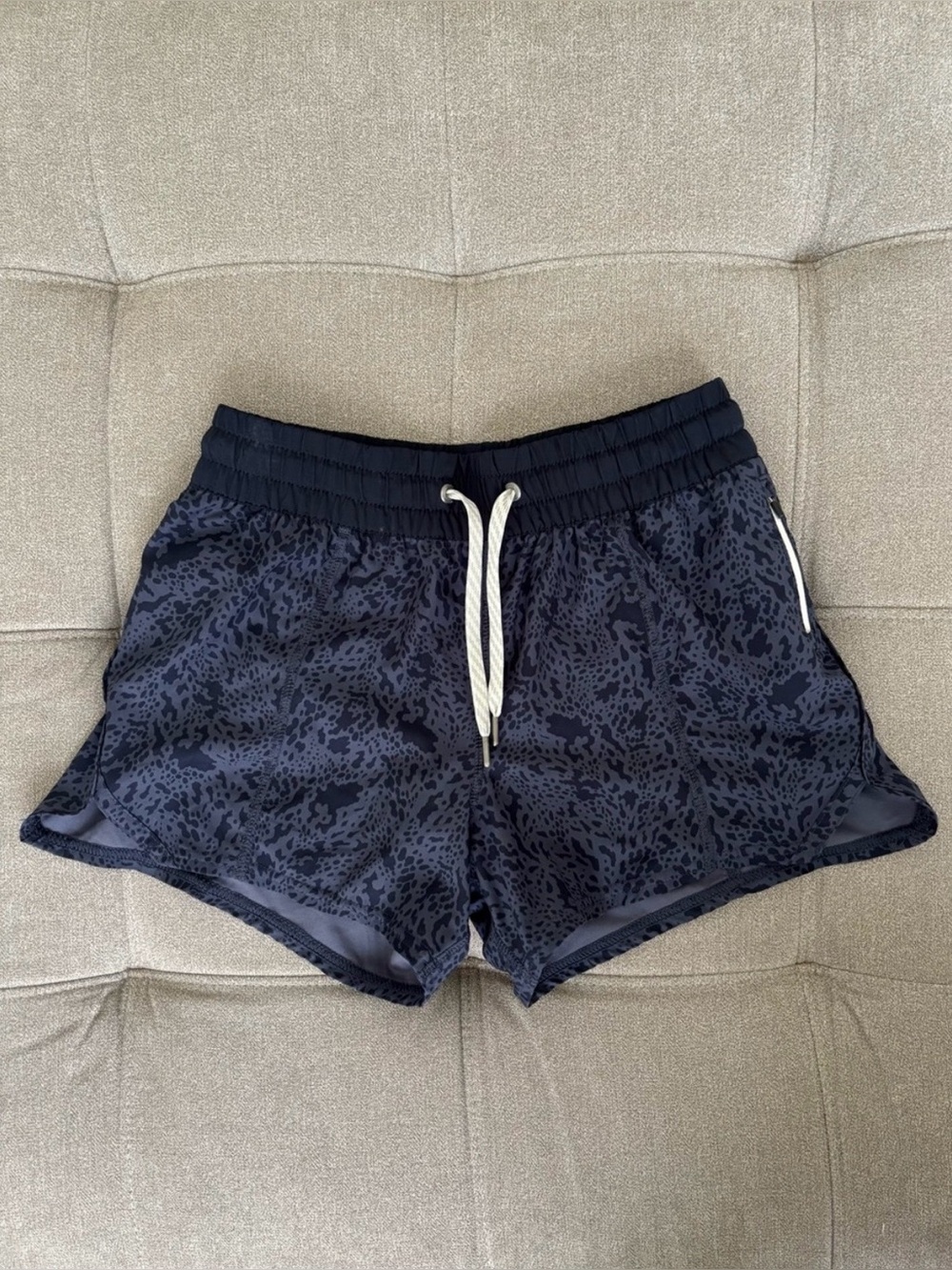 Vuori Women's Clementine 4” Athletic Shorts